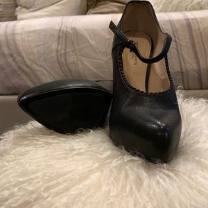 Beautiful Bottega shoes, worn twice only.